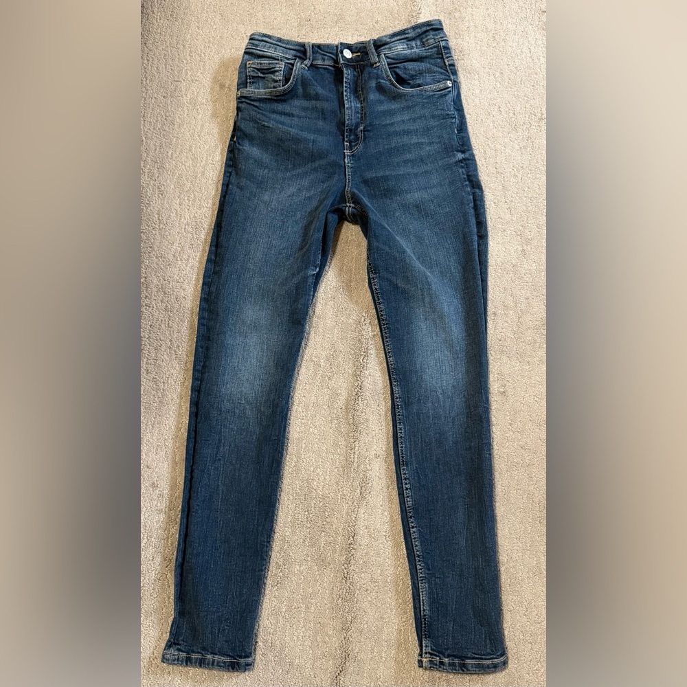 Zara High  Waisted  Skinny Jeans SZ 8